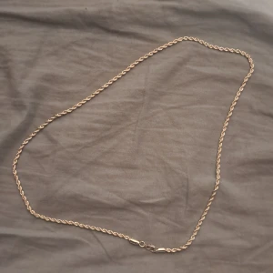 Cordell halsband silverfärg - Cordellkedja  Kan fixa fler bilder och mått