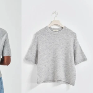 Kortärmad stickad tröja  - Säljer min tröja från Gina då den bara har kommit till användning 2 gånger eftersom den är för stor för mig 