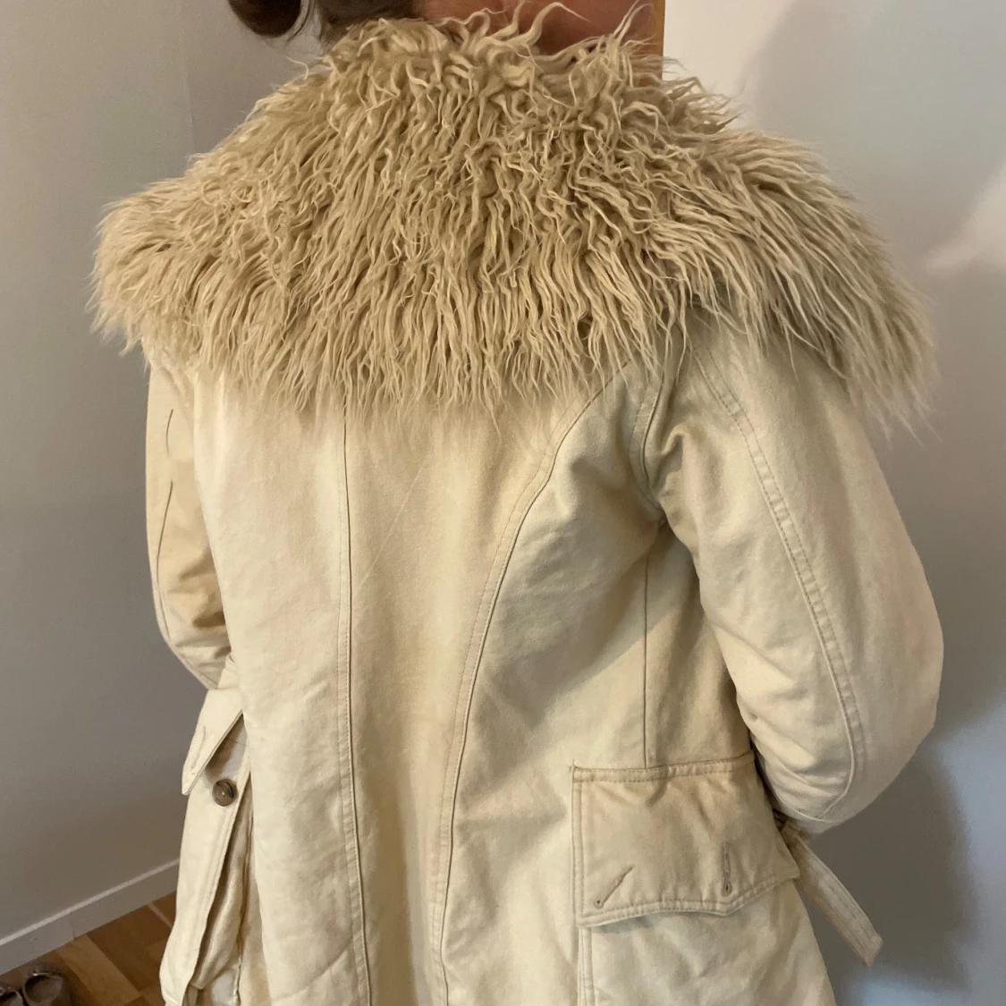 JACKA MED FEJKPÄLS - 92