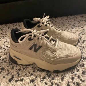 Sneakers - Helt nya skor som inte har använts. Priset går att diskutera.