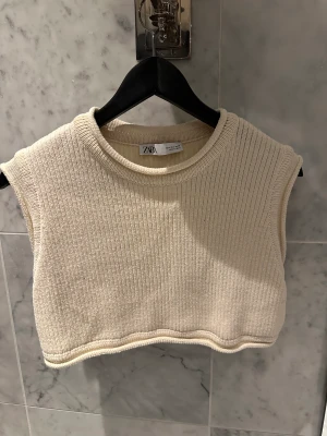 Stickad topp zara - s