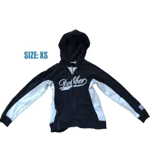 Dobber Tjej Zip-Up - Fet zip-up hoodie från dobber. Köpt vintage fast bra skick. XS