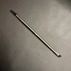 Beauty act / kicks ögonbryns pensel  - Helt ny! Fick som julklapp men blev tyvärr fel  Nypris är 149 kr Nummer 207