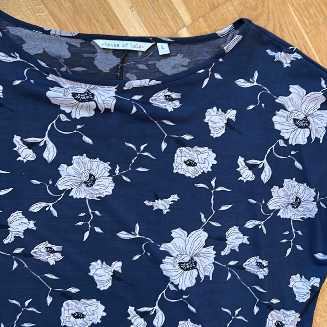 Snygg blommig topp, House of Lola, L - 90