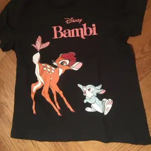 Svart t-shirt, Disney, Bambi, stl 170 eller xs Pris: 30:-