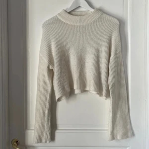 Vit stickad tröja - Vit stickad tröja från hm i storlek xs