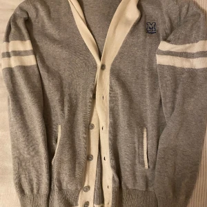 Kofta Lindex 170 - Fin kofta från Lindex i storlek 170. 100% bomull 