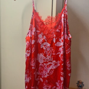 Top - Top, siden med spets