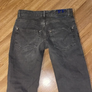 Dondop jeans  - Stl 14 passar om du är Max 165 skulle jag tänka mig 