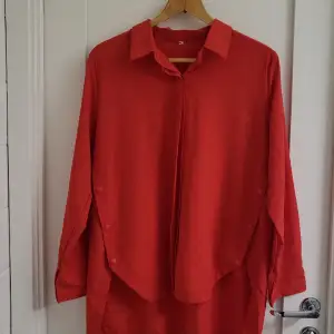 Röd skjorta