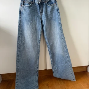 Gina jeans (Wide leg) - Ett bara jeans från Gina 