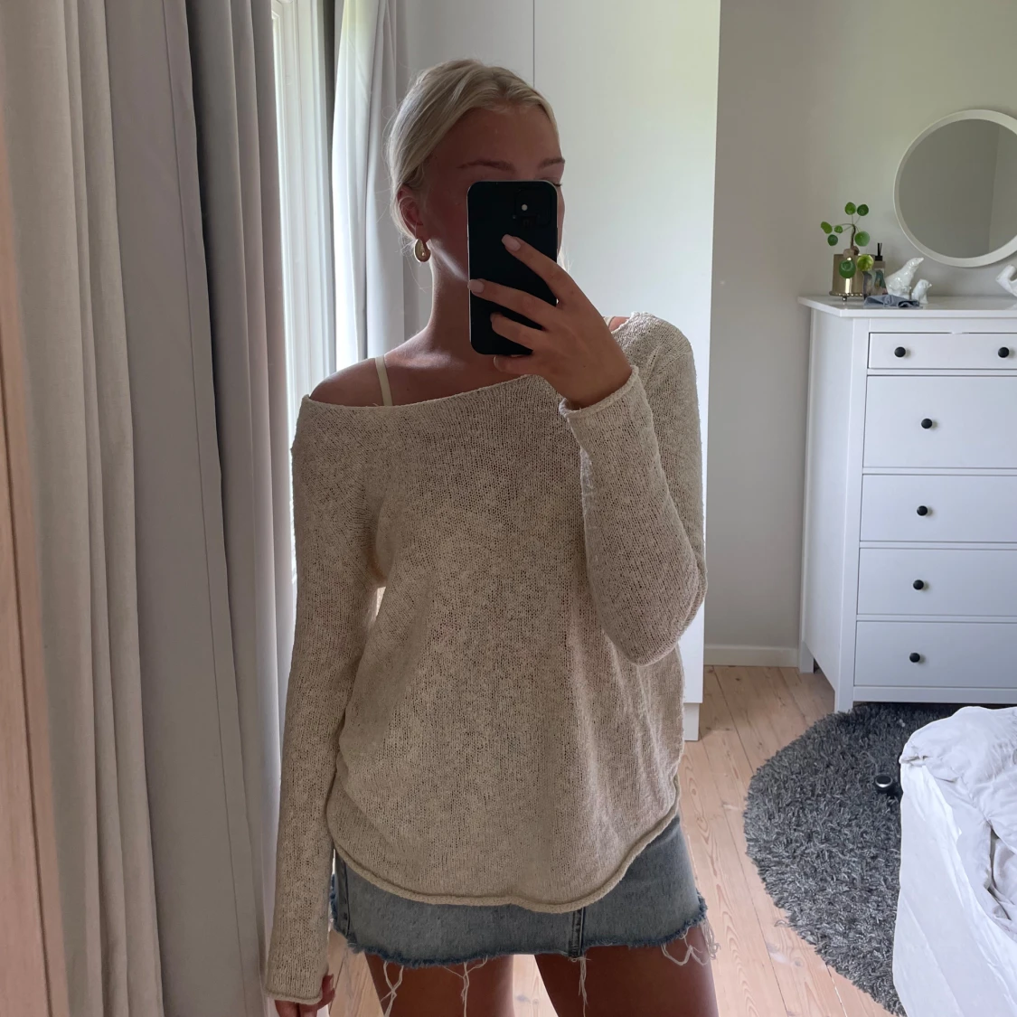 Stickad beige tröja