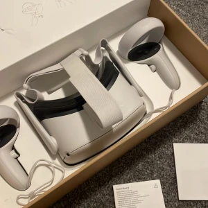 Oculus Quest vr 2 - Helt ny. Fick den i julklapp men har inte använt den bara testat. Skriv för mer information 💕