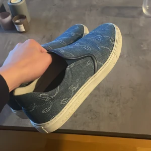 Jacob Cohen slip on - Säljer nu mina jacob cohen slipons, använda max 3 gånger. Pris kan diskuteras 