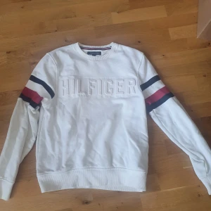 Tommy Hilfiger tröja - Väldigt bra skick