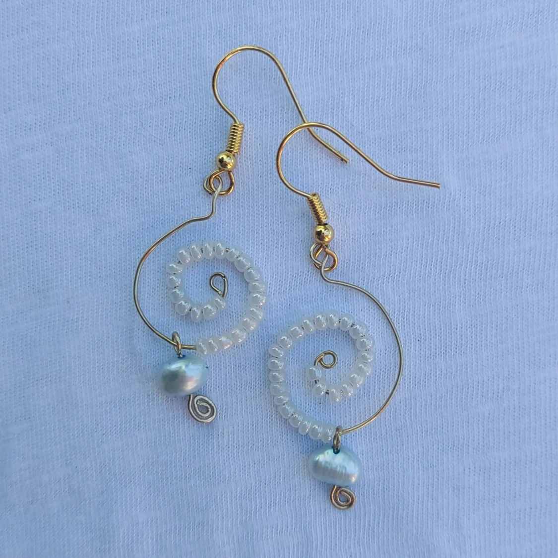 Örhängen med virvel och sten - 90