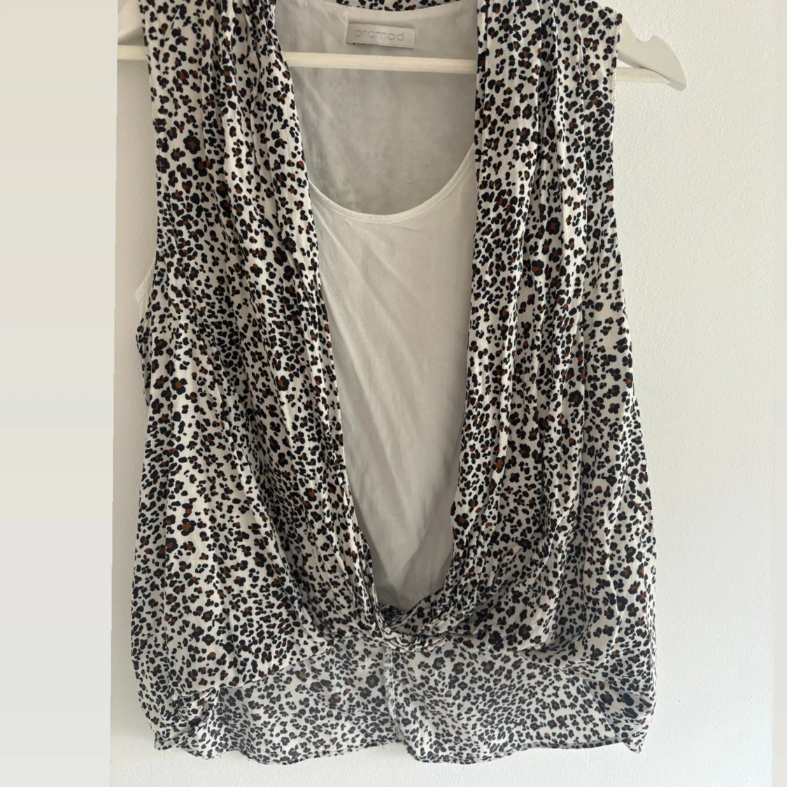 Leopard blus