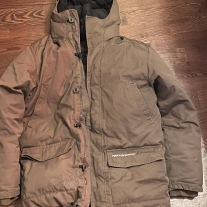 Vintage peak performance jacka S - Get vintage peak performance jacka i bra skick. Är storlek S men känns som en L