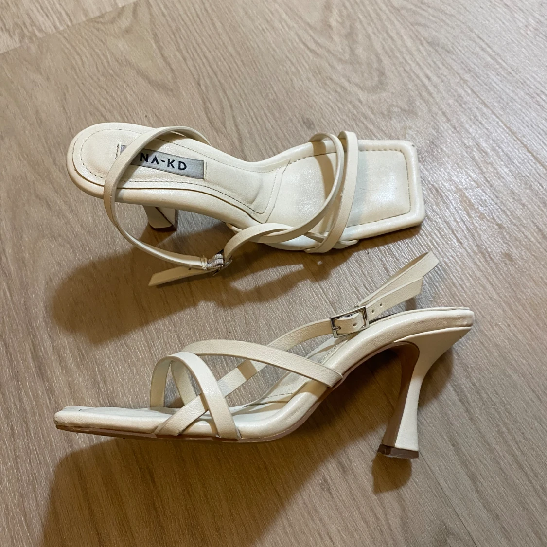 Vit/beiga klackar - 91