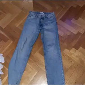 Snygga jeans från Gina, straisght