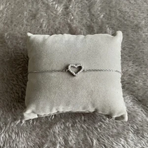 Armband - Helt nytt och oanvänt armband i 925 sterling silver☁️Frakt tillkommer📦