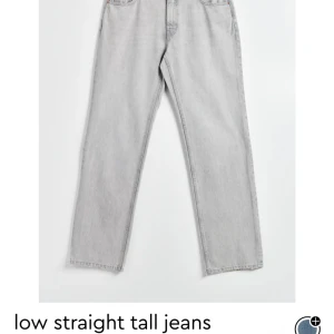 low straight tall jeans  - Säljer dessa grå jeans från Gina. Nypris 499kr säljer nu för 299kr 