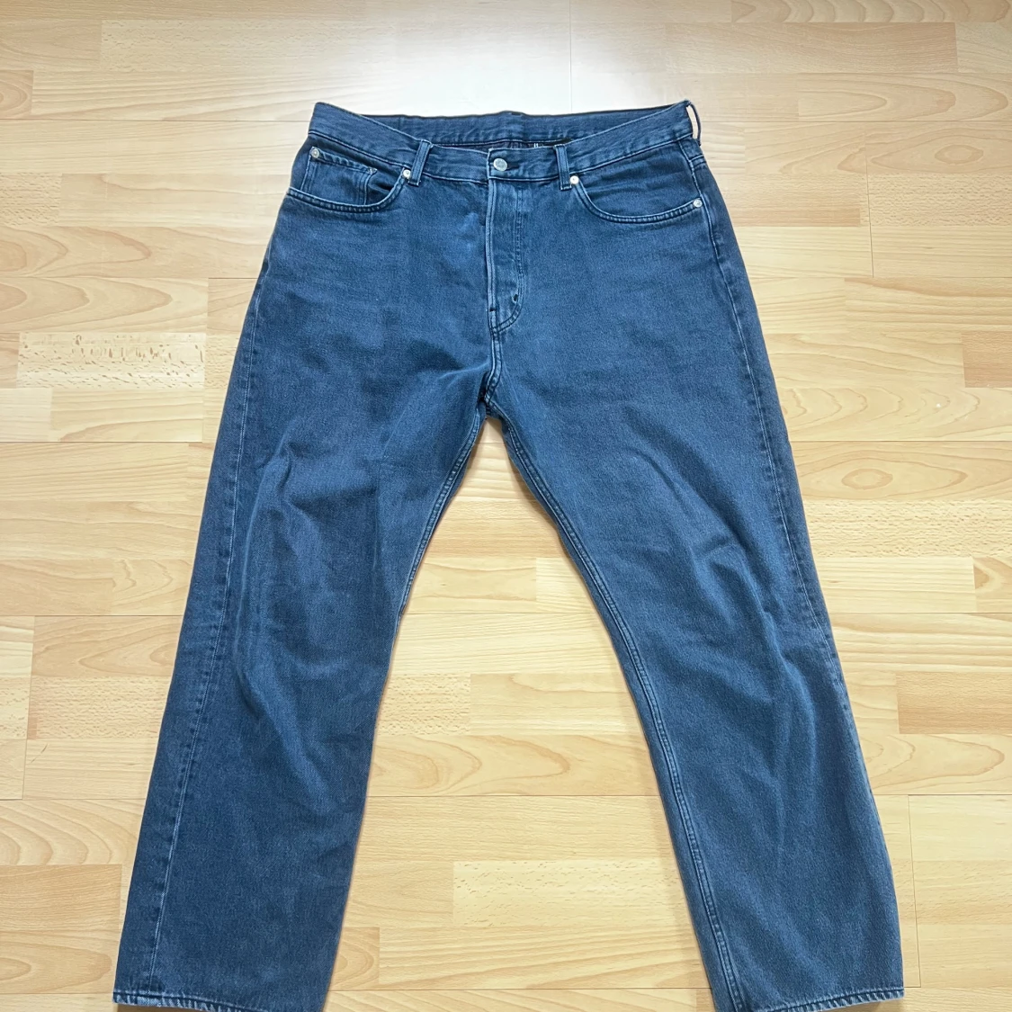 Blåa weekday jeans (space)