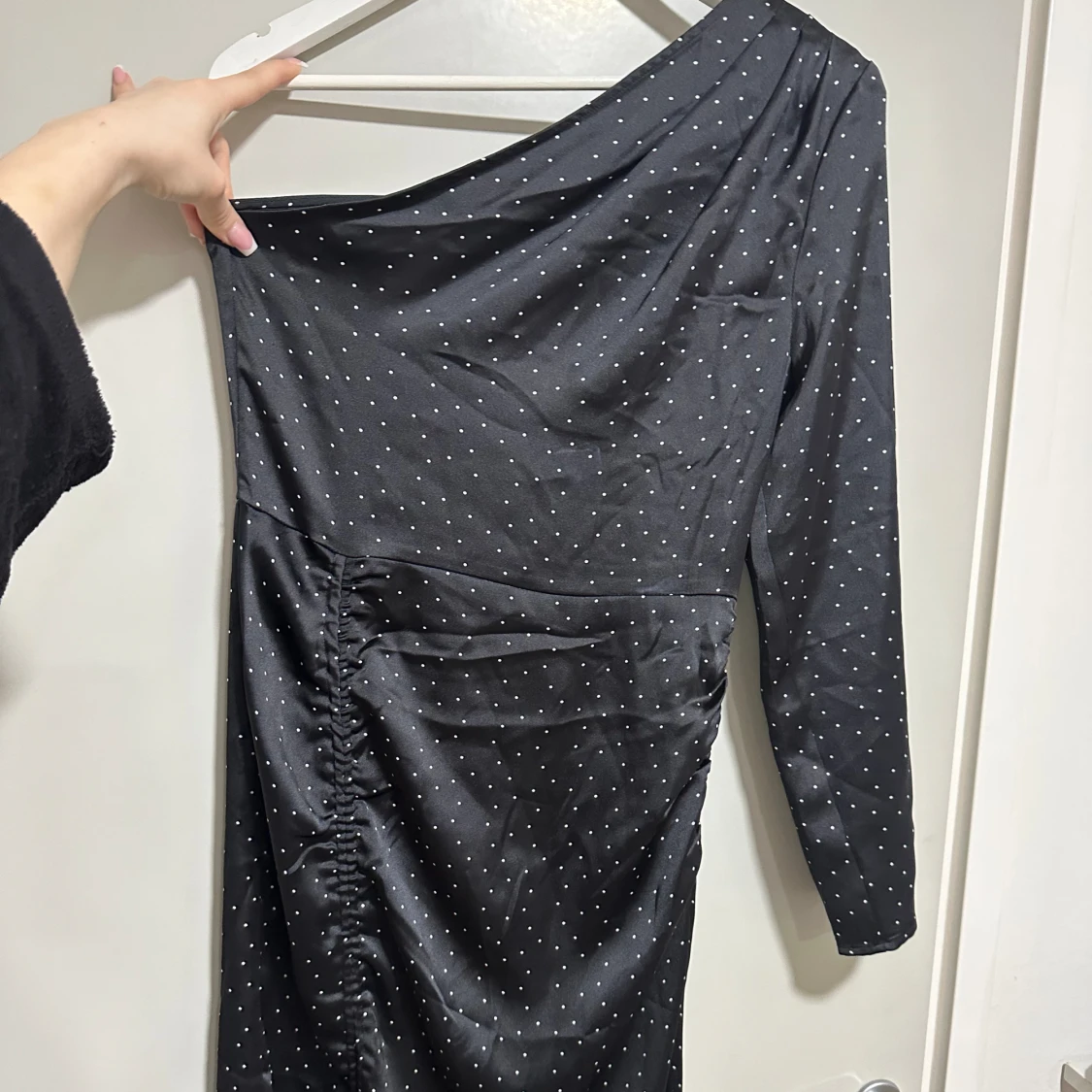 Två likadana klänningar från NA-KD