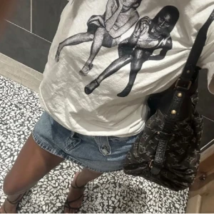 After party t-shirt - Bara använd några få gånger, köpt för cirka 400kr☺️