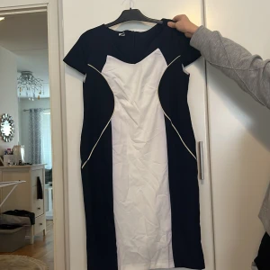 Klänning - Använd 1 gång 