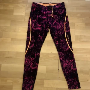 Tränings tights  - Bra skick, tränings tights från soc 