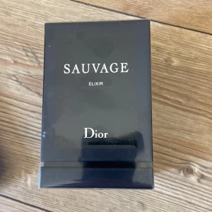 SAUVAGE ELIXIR DIOR - Oöppnad i förpackning 
