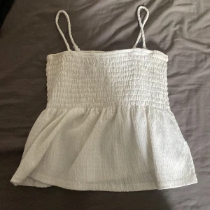 Topp - Jätte gullig topp från Gina, har använt några gånger den är storlek L fast funkar oxå som medium❤️