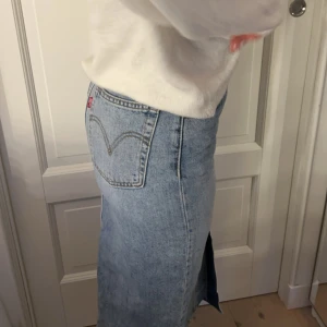 Levis jeans kjol - Denna fina jeanskjol som inte kommer till användning! Nyskick💖