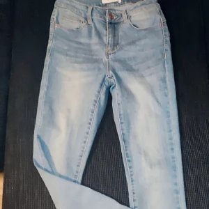 Jeans  - I Jättefint skick ⭐ Stl 36. 