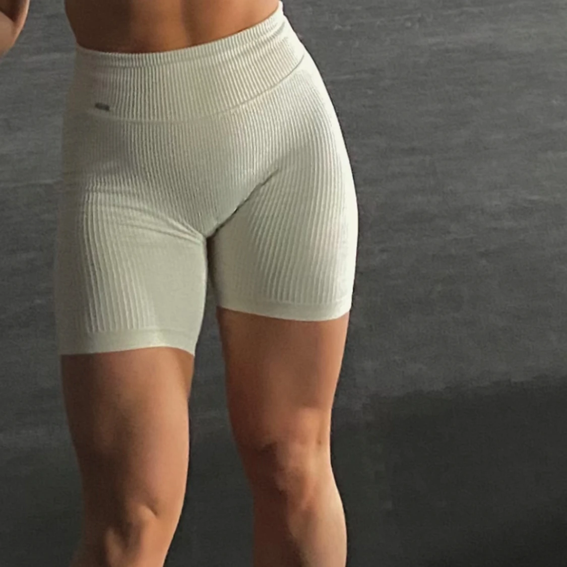 Amin shorts - vita ribbade - 90