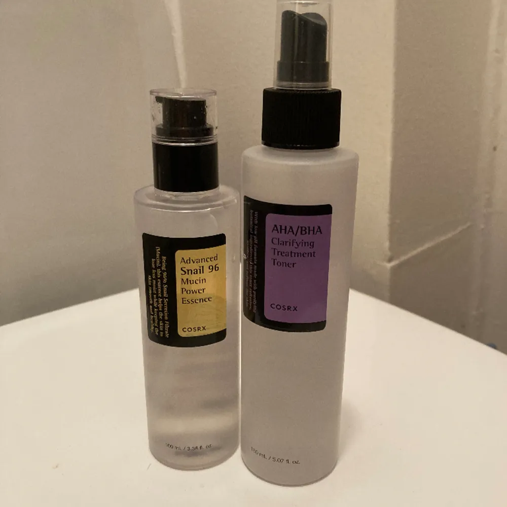 säljer koreansk hudvård, snigel serum och en Aha/Bha toner. mer än hälften i båda som ni kan se på bild 2. båda för 200kr!. Accessoarer.