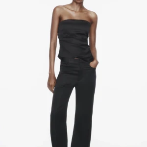 Festtopp från zara - Superfin topp från zara. Aldrig använd så den är i nyskick🥰🥰