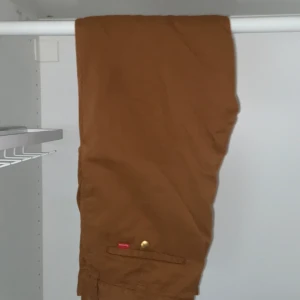 Supreme workpants  - Feta 31/32 supreme byxor, säljs för passar inte längre 