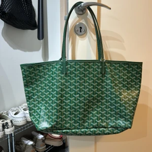 Liknande Goyard väska - Ny skick! Köparen står för frakten!