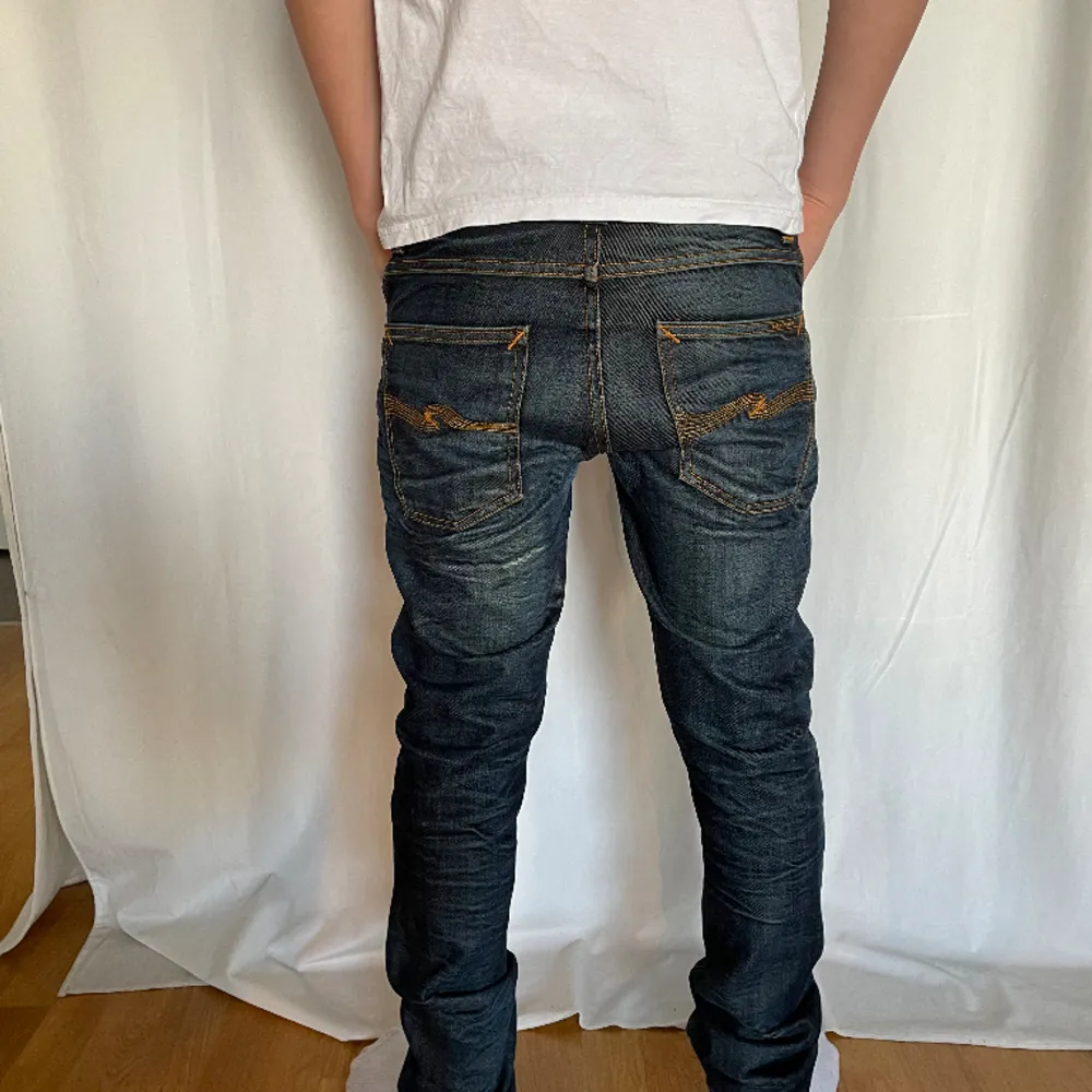 Tja säljer dessa nudie jeans i modellen grim tim som nya  Modellen är ca 170cm . Jeans & Byxor.