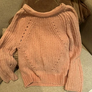 Stickad tröja rosa  - Fina rosa tröja stl S