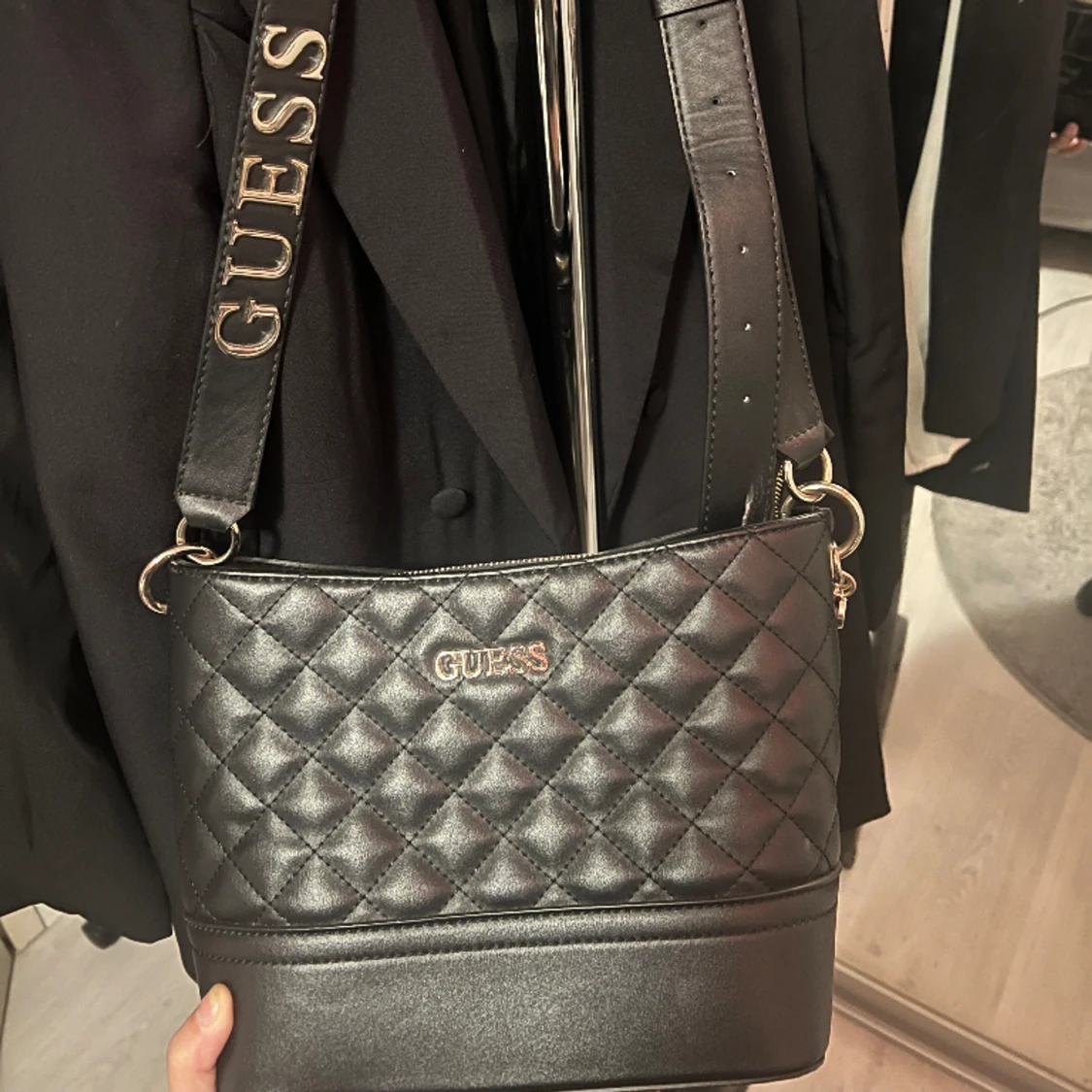 GUESS väska - 90
