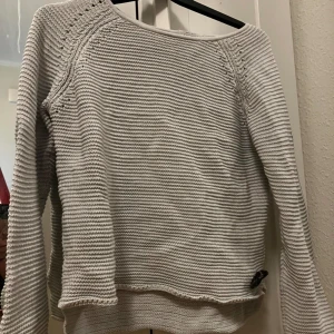 Stickad tröja  - Stickad tröja i stl S, säljes för 35kr💕