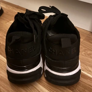 Chanel skor - Fräscha och fina Chanel skor i storlek 37