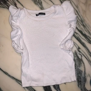 Zara topp - Använt ca 2 gånger, bra skick. 