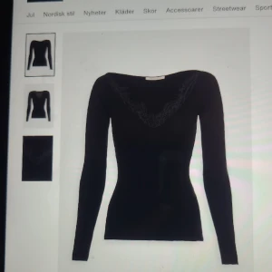 Svart spets tröja - Svin snygg spets tröja från Anna Field, köpt för 400 kr 💕 använd 1 gång. Köp direkt för 300 💕