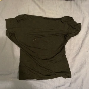 t-shirt  - öppen rygg skön använt en gång