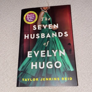 Booktok-bok - Säljer en klassisk booktok-bok på engelska, tyckte om den supermycket! Boken är på engelska. ✨