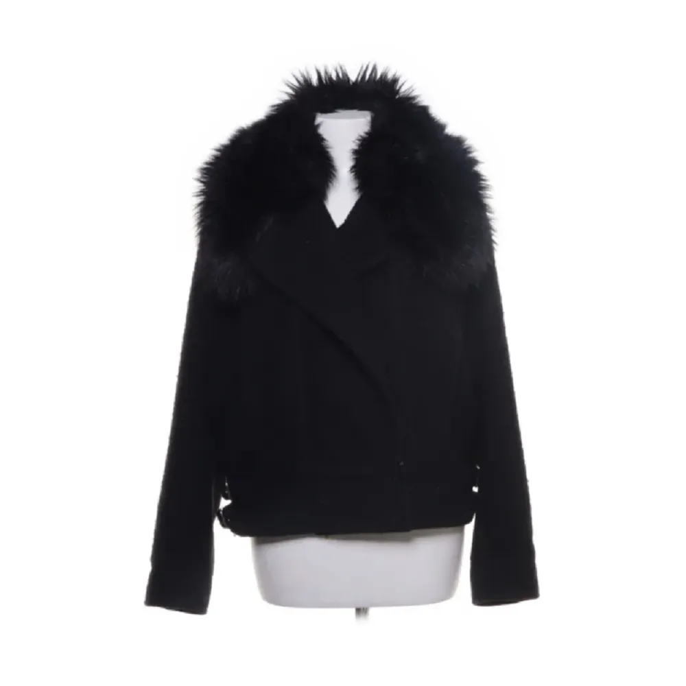 Säljer nu min svarta jacka från Filippa K!🤍Vid snabbt köp bättre pris🌸. Jackor.